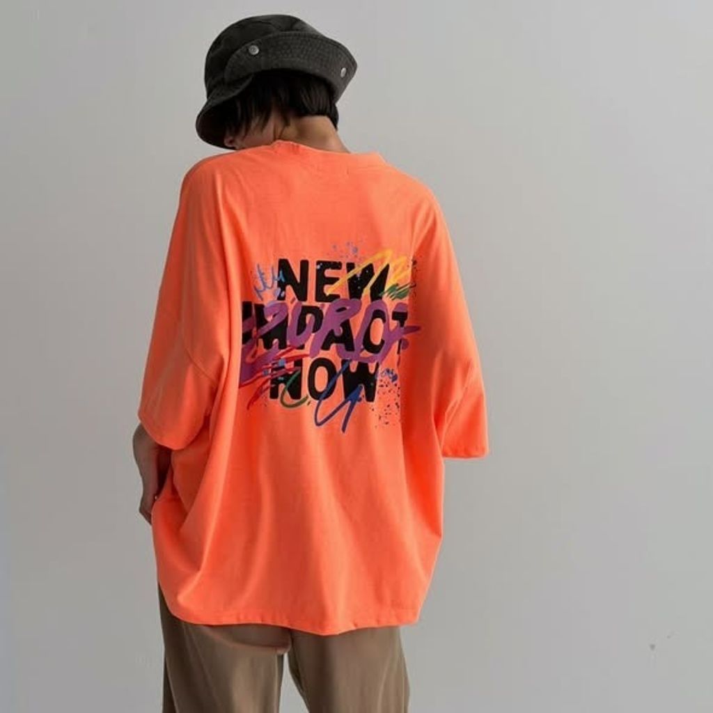 正韓背後彩色字母休閒寬鬆上衣 $590 (1)