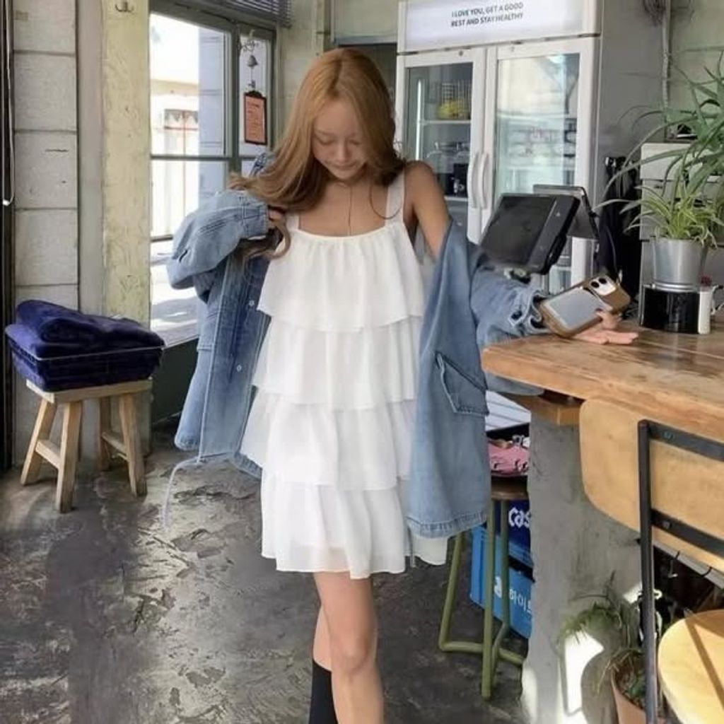 正韓雪紡荷葉層次肩帶洋裝 $1080 (1)