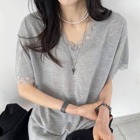 正韓V領滾邊細緻蕾絲上衣 $890 (2)