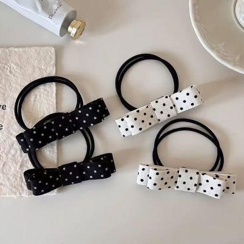 正韓點點蝴蝶結髮圈 $150 (1)