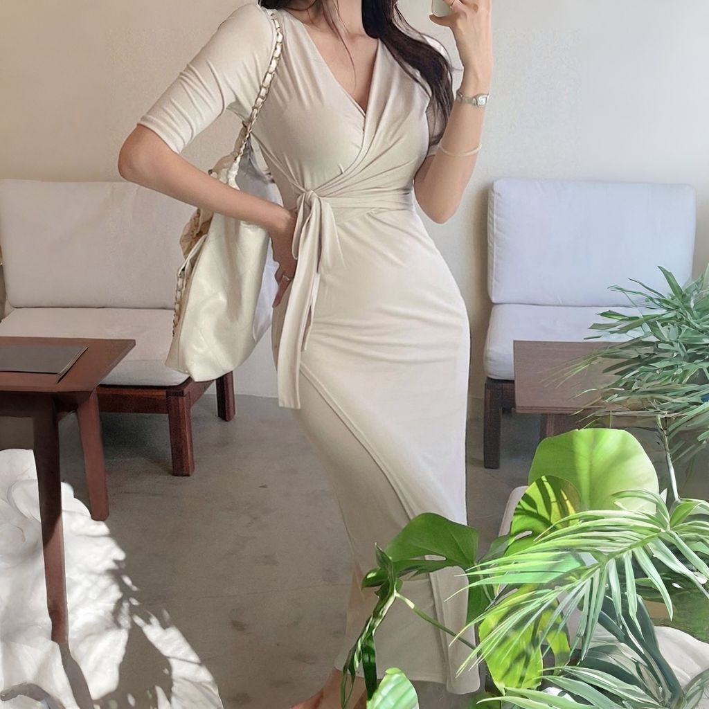 正韓裹身側綁帶修身連身長裙｜$980 (4)