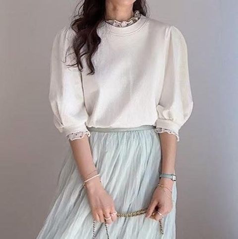 正韓蕾絲領口澎袖上衣-138 (5)