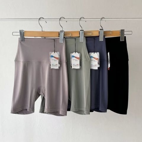 正韓高腰緊身短褲 $795