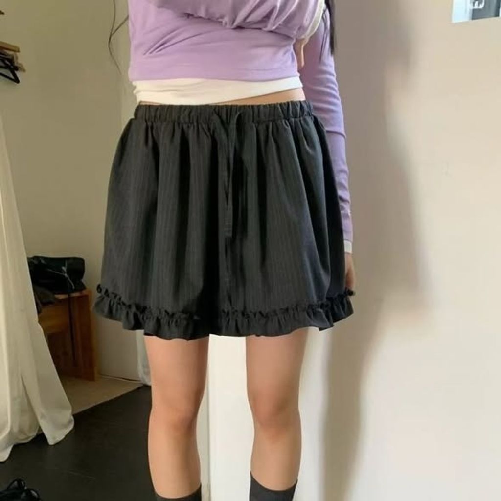 正韓荷葉滾邊花苞褲裙 $795 (4)