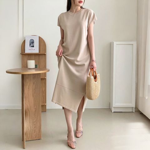 優雅質感純色連身洋裝 _ $980 (1)