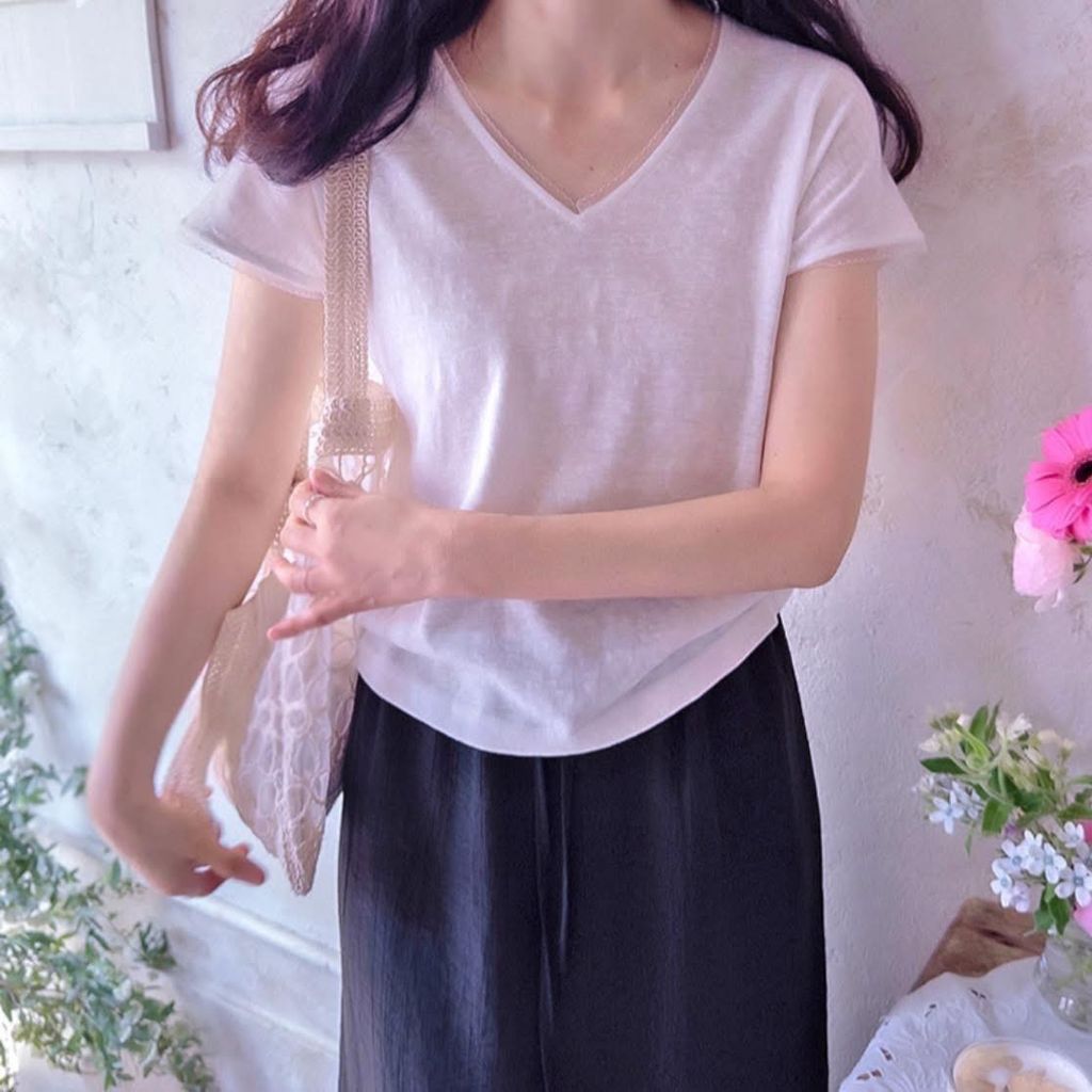 正韓V領拼接網紗素面上衣｜$890 (3)