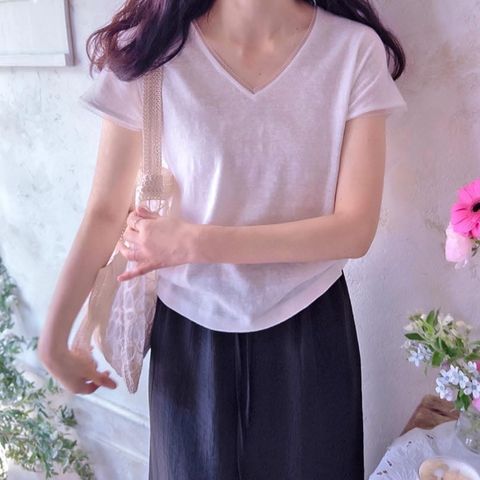 正韓V領拼接網紗素面上衣｜$890 (3)