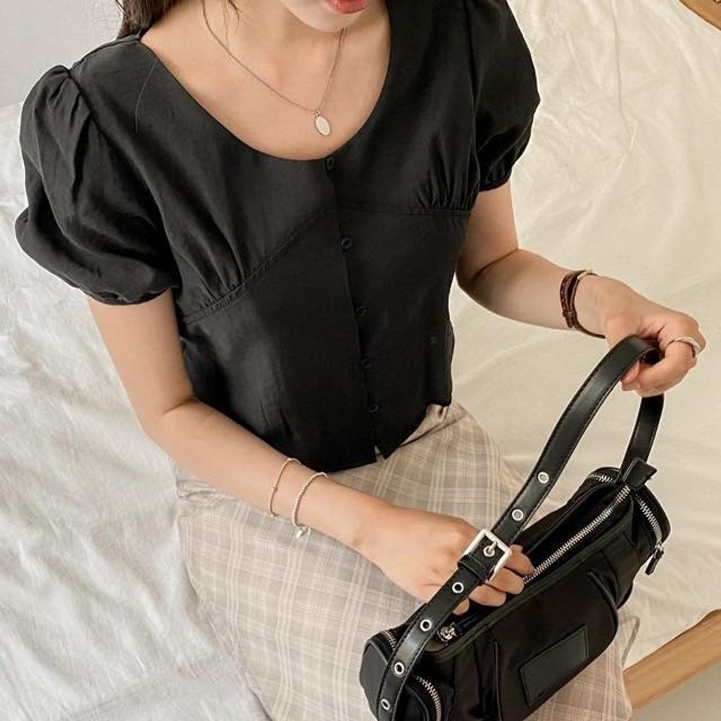 正韓微方領綁帶泡袖上衣｜$695 (3)