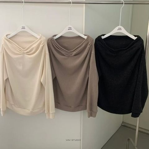 一字領寬鬆上衣 $790