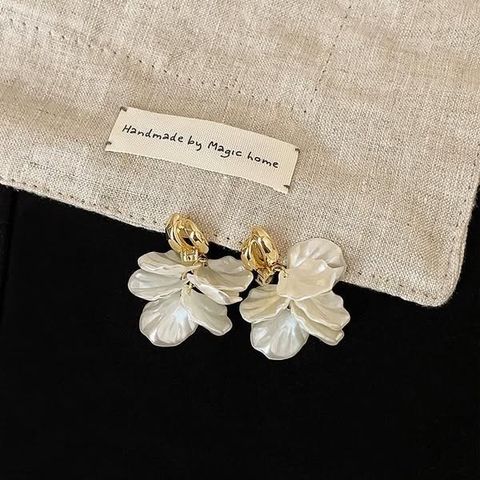 正韓蕾絲花刺繡字母大學T｜$980 (7)