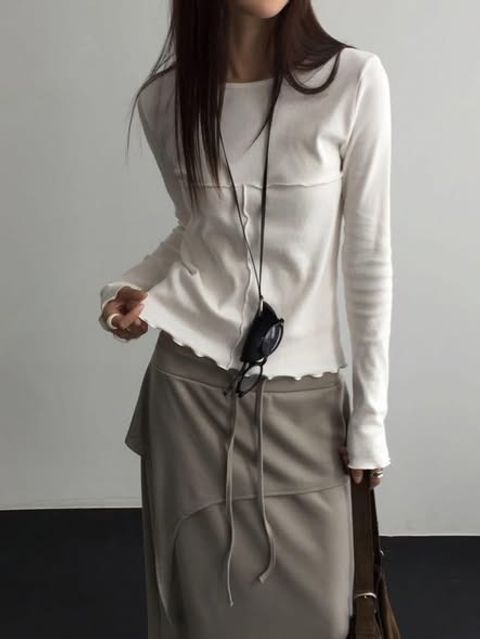 正韓波浪下擺壓線純色上衣｜$1180 (2)