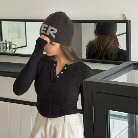 正韓撞色LOVER英字針織毛帽｜$590 (1)