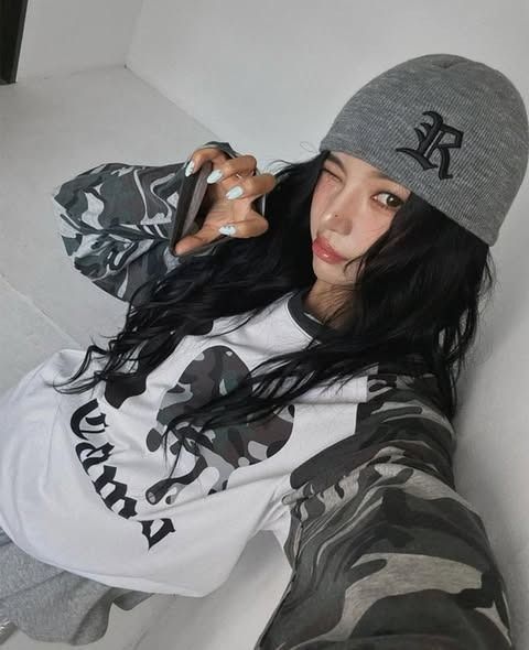 正韓 個性刺繡R字母針織毛帽｜$490 (1)