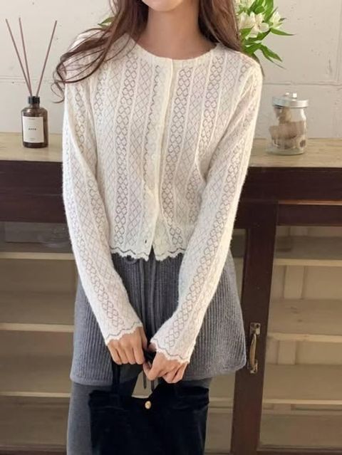 正韓優雅質感蕾絲罩衫上衣｜$980 (3)