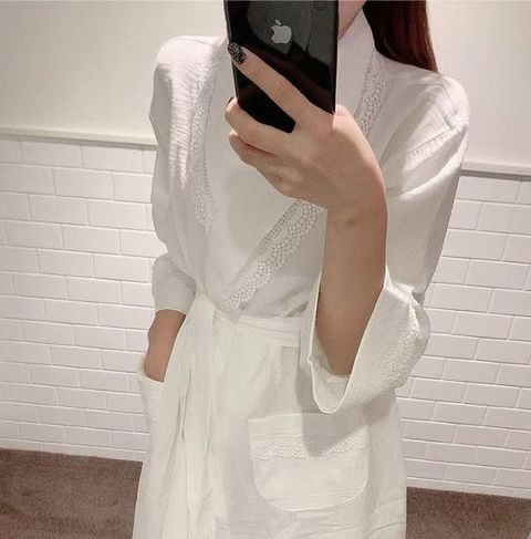 正韓法系雕花蕾絲滾邊超質感睡袍 (附同款髮帶）-198 (3)