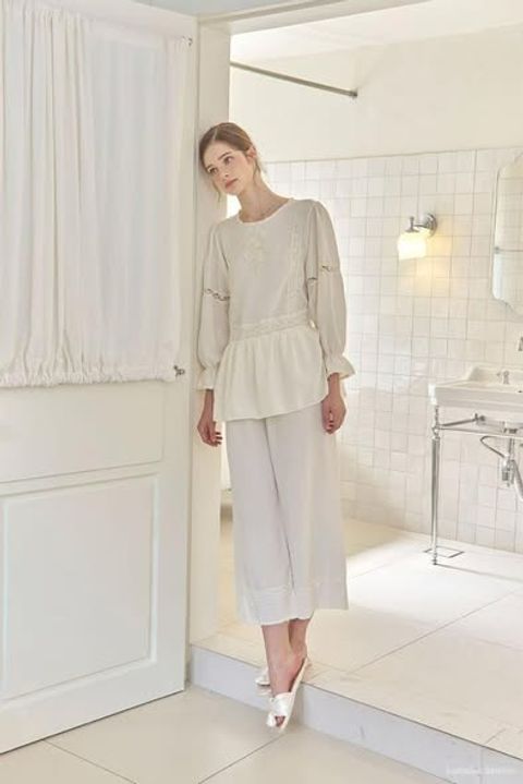 正韓法系優雅雕花上衣&睡褲套裝-198 (1)