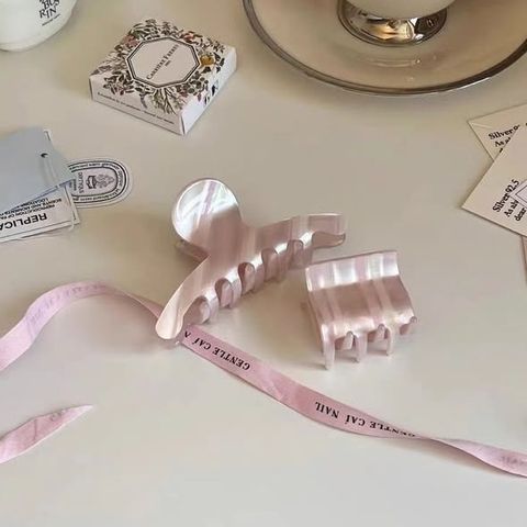 正韓粉色系浪漫抓夾 $230 (1)