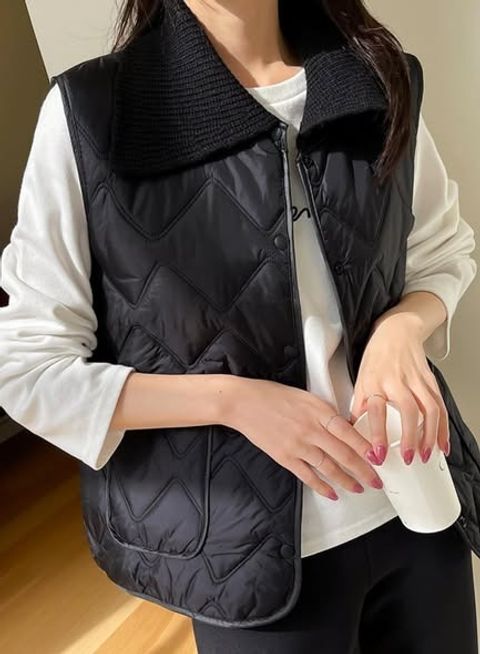 正韓針織領壓紋鋪棉背心 $690 (3)