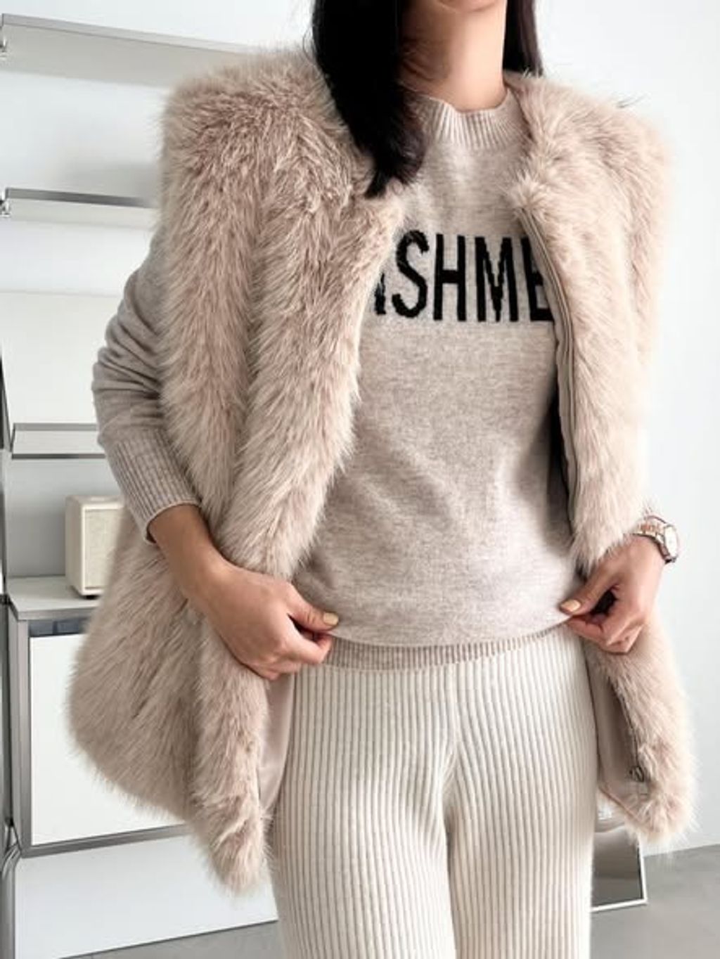 正韓大氣場毛毛背心上衣-148 (3)