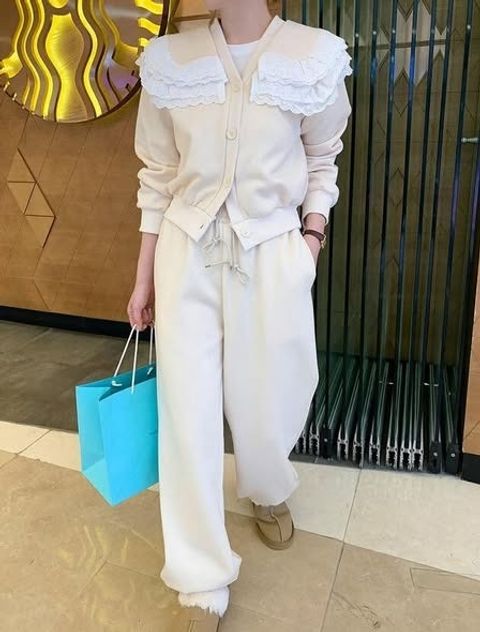 正韓雙層蕾絲領刷毛休閒套裝-168 (1)