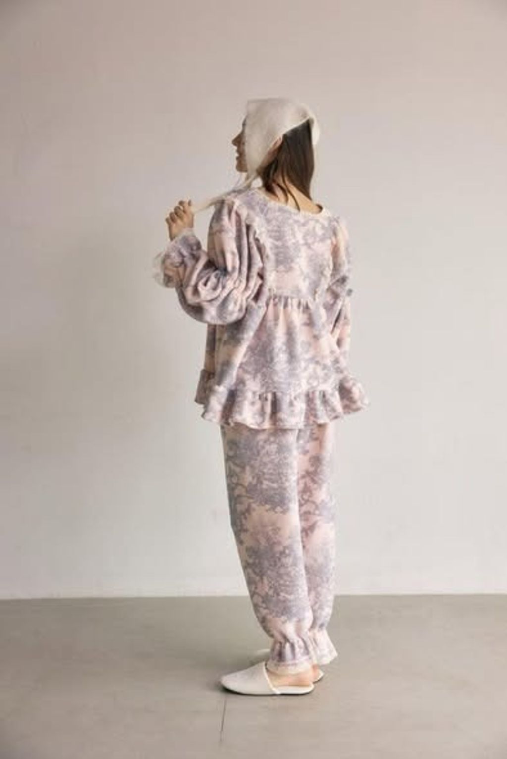 正韓荷葉滾邊圖騰上衣＆束口長褲居家服套裝-198 (1)