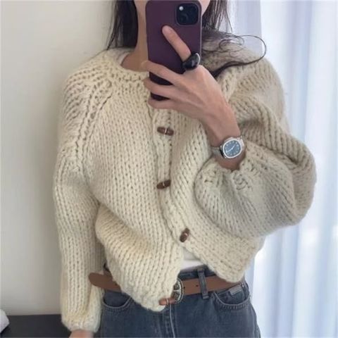 正韓木釦造型針織外套 $1080