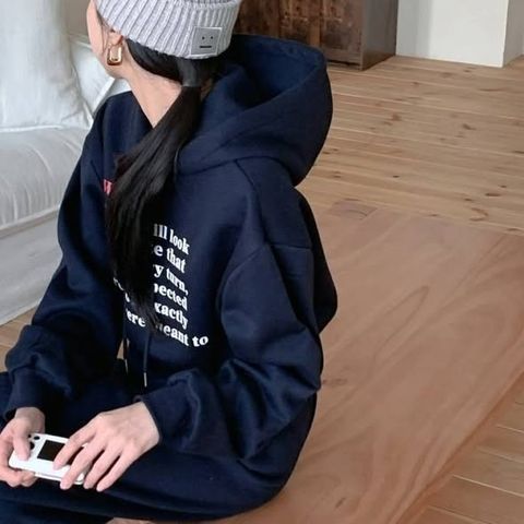 正韓連帽短版英文上衣＋長褲 套裝 $1180 (1)