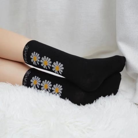 正韓小雛花襪子 $180 (1)