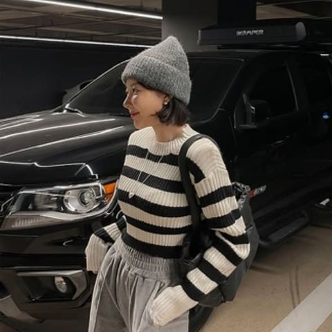 正韓配色條紋破損下擺短款針織衫上衣｜$980 (4)