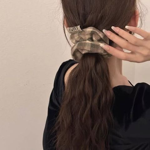 正韓格紋大腸髮圈 $150 (1)