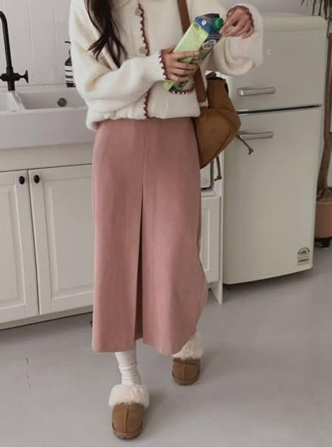 正韓修身燈芯絨羅紋壓褶長裙｜$890 (2)