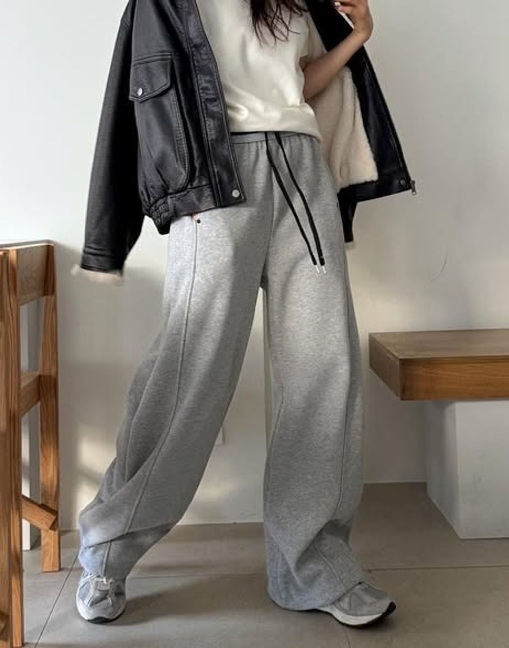 腰頭配色挺版內刷毛落地直筒褲 $980 (1)