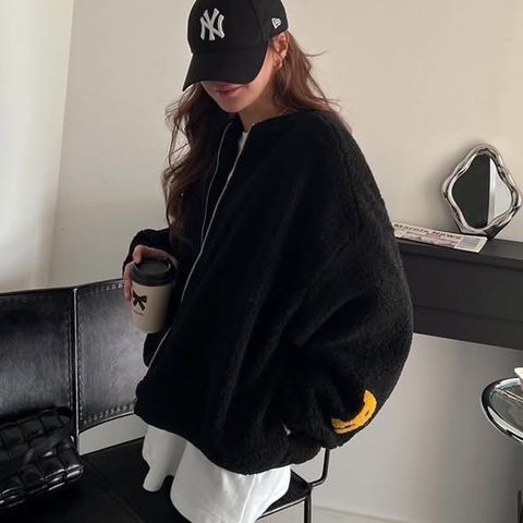 正韓毛毛字母內鋪棉個性外套 $1280 (1)