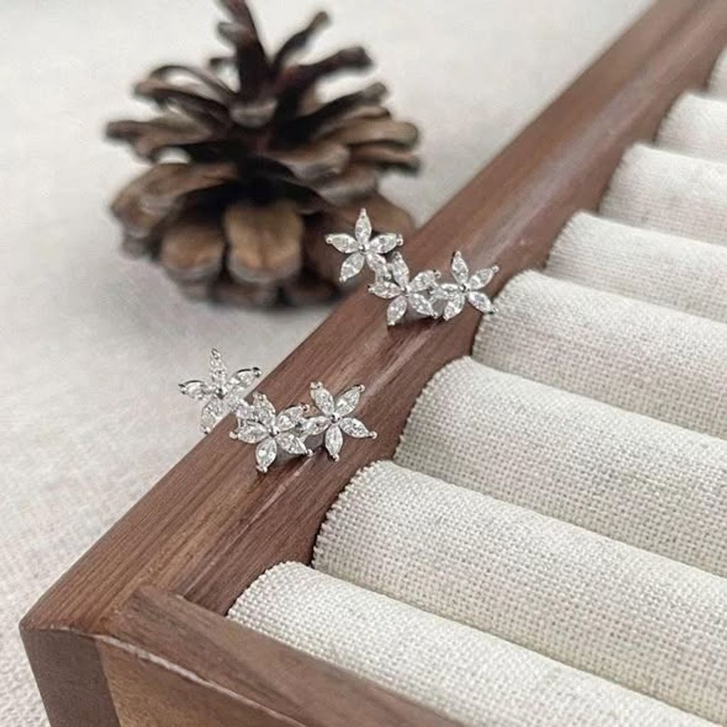 正韓排鑽花朵耳環 $195 (3)