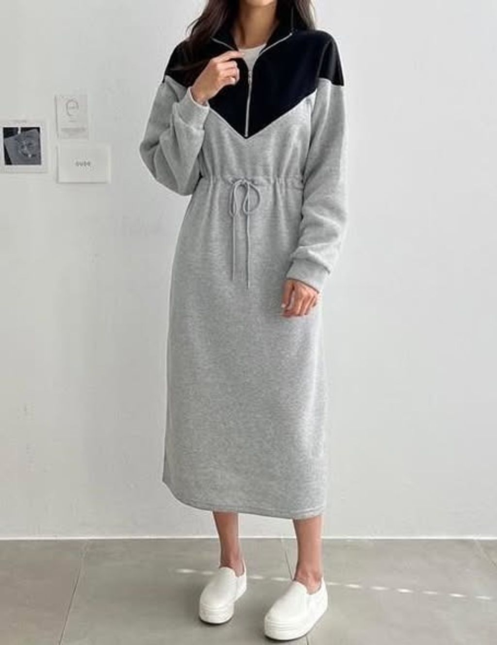 立領上拉鍊腰抽繩口袋洋裝 $890 (2)