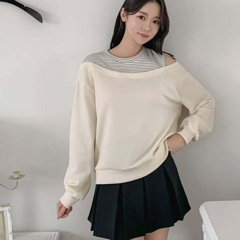 正韓上拼接條紋露單肩造型上衣 $695 (1)