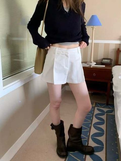 正韓優雅質感壓褶修身短褲 _ $1380 (1)