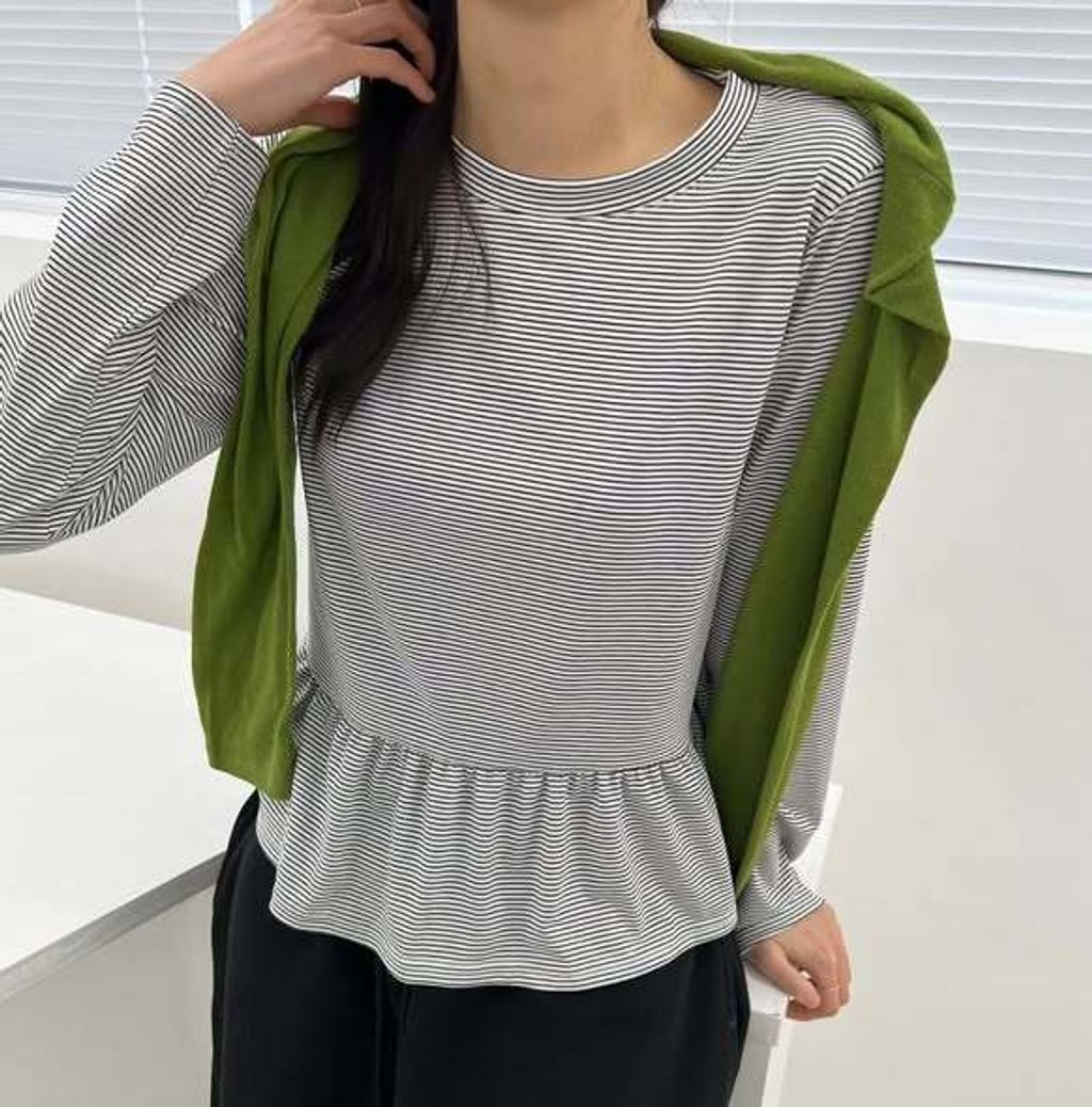 正韓下擺拼接荷葉條紋上衣$590 (1)