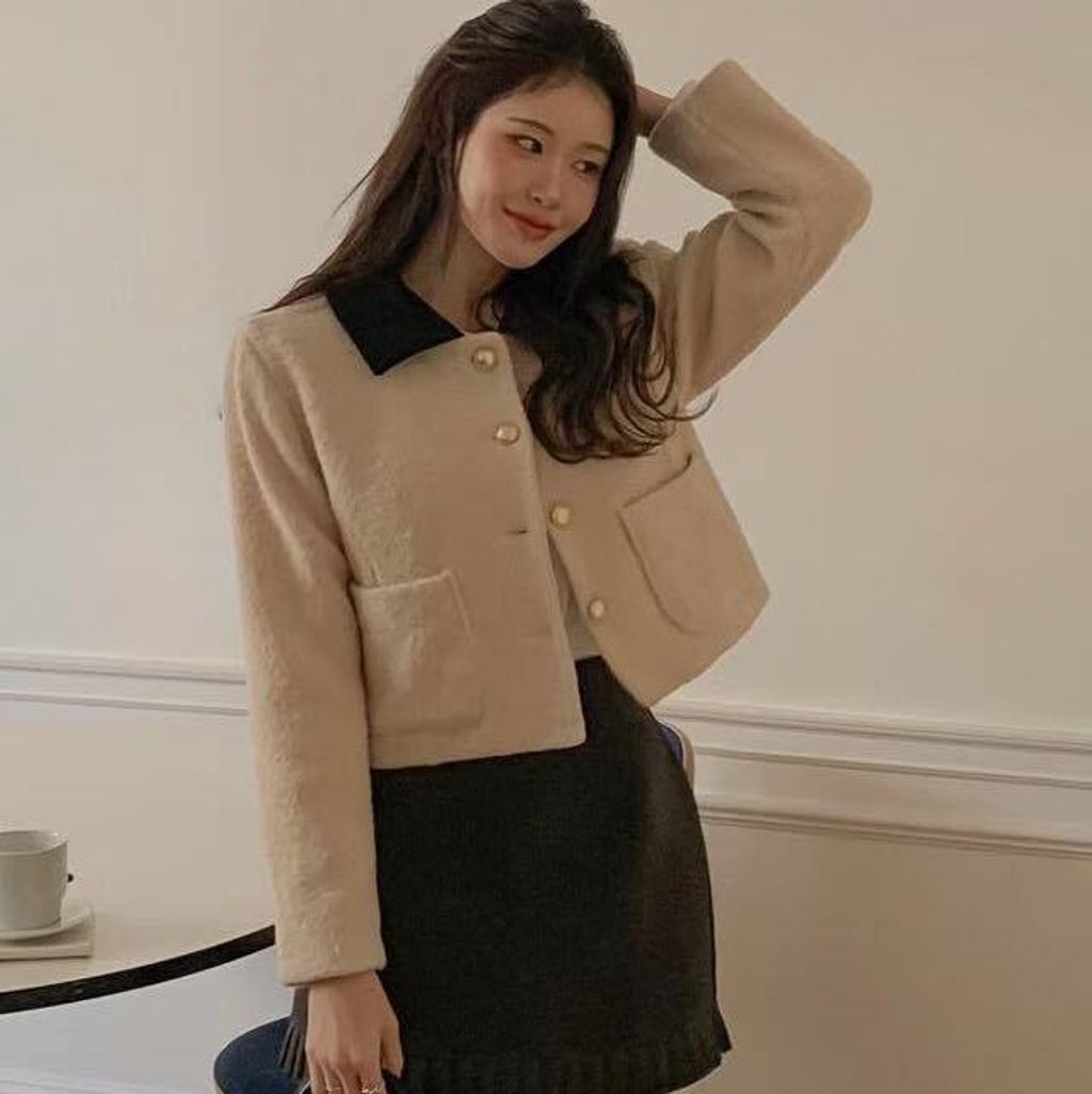 正韓千金女孩配色翻領短版外套$2380 (1)