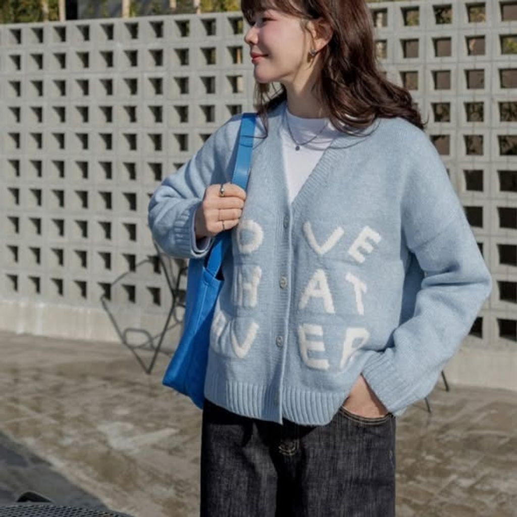 正韓V領LOVE針織外套 $795