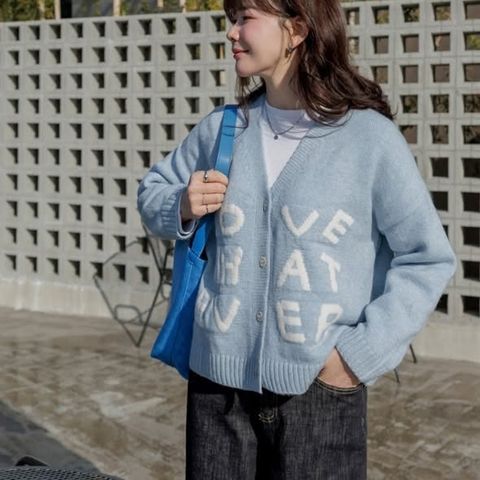 正韓V領LOVE針織外套 $795