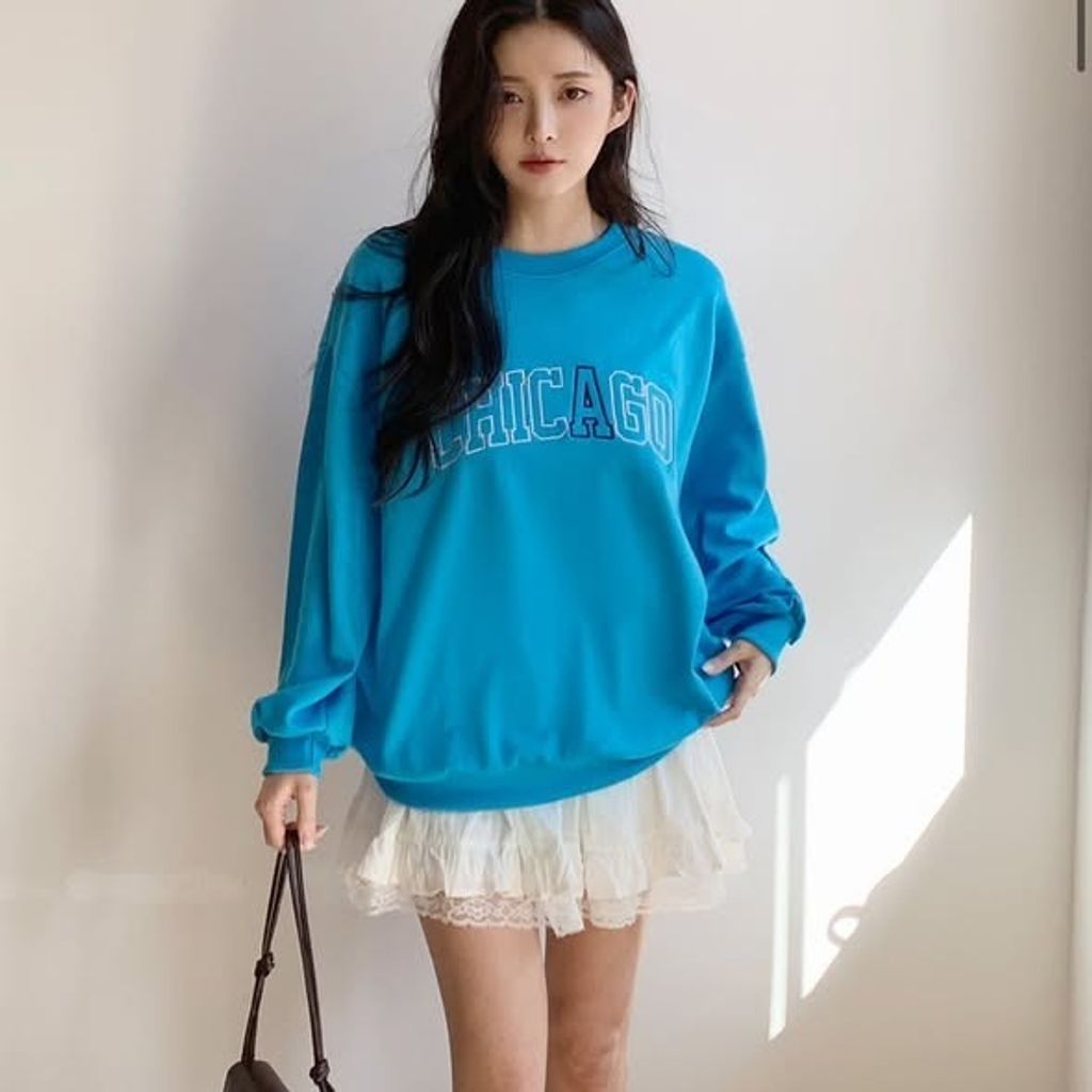 正韓CHICAGO電繡寬鬆上衣 $590 (2)