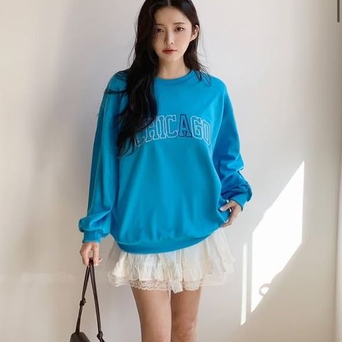 正韓CHICAGO電繡寬鬆上衣 $590 (2)