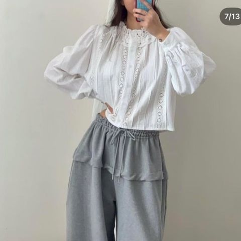 正韓法系荷葉立領雕花蕾絲上衣-258 (5)