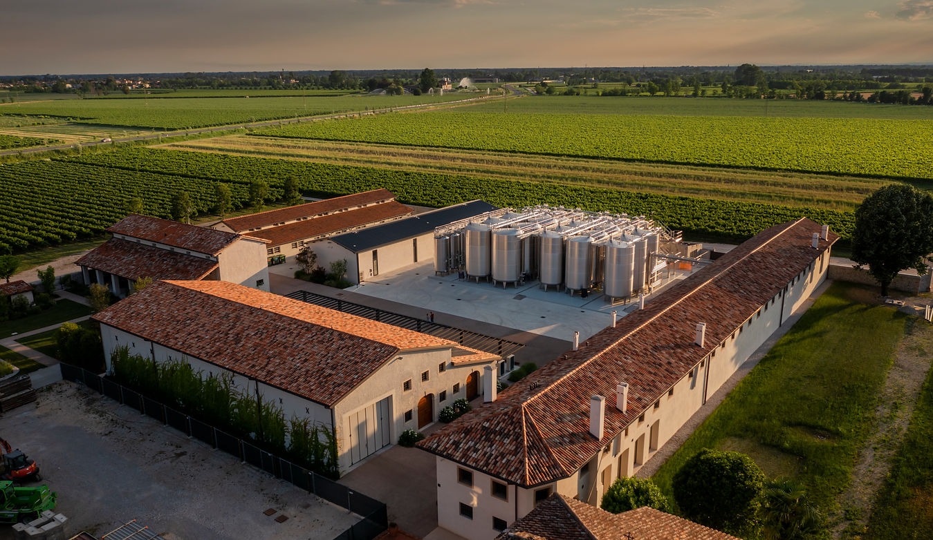 d8328d_459b10ae98a84b219878c63d9