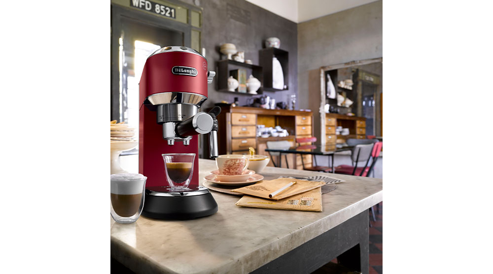 Delonghi dedica style red pump coffee machine features 2