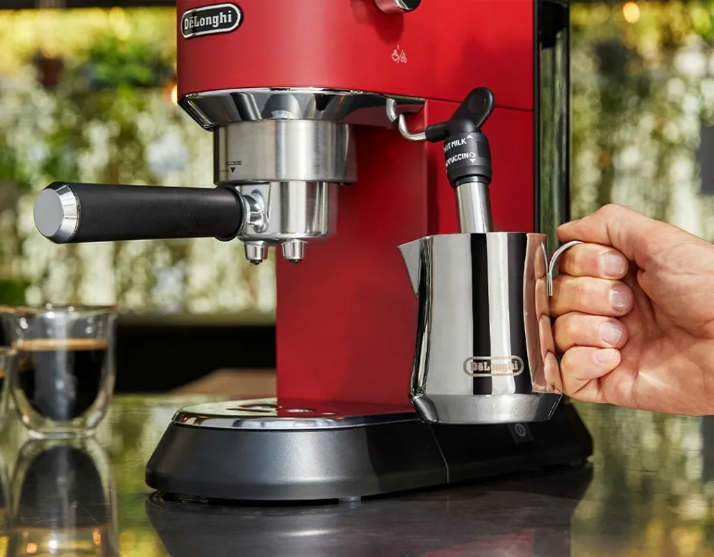 delonghi_pump_machine_dedica_ec685r_carousel_3_1