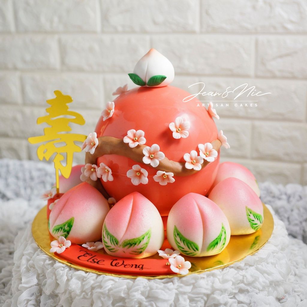 Longevity Peach Bombshell Cake With Peach Buns 祝寿蛋糕 Jean & Nic