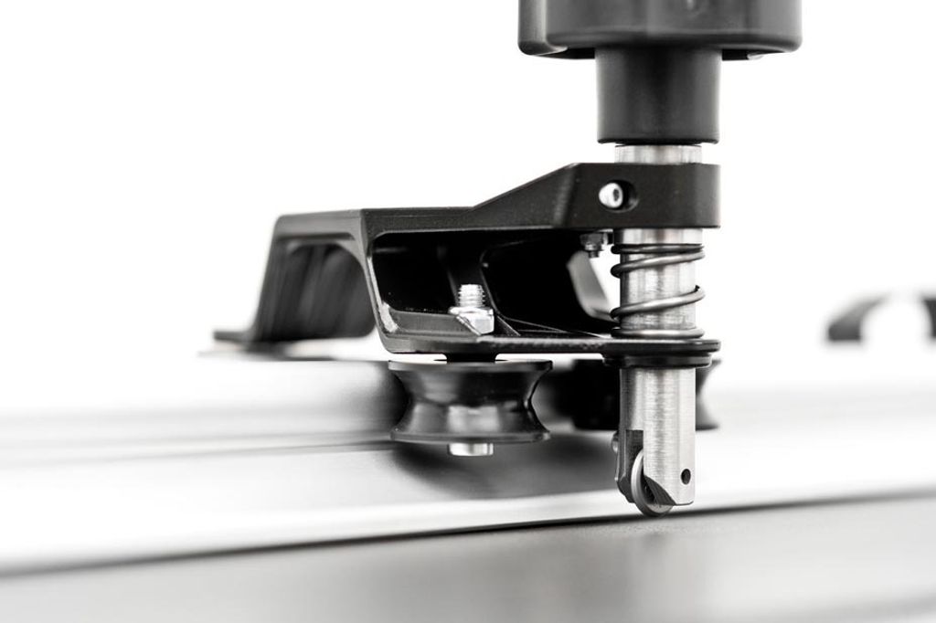 imgi_69_emptyname-233_RAIZOR_DETT_ROT_RGB