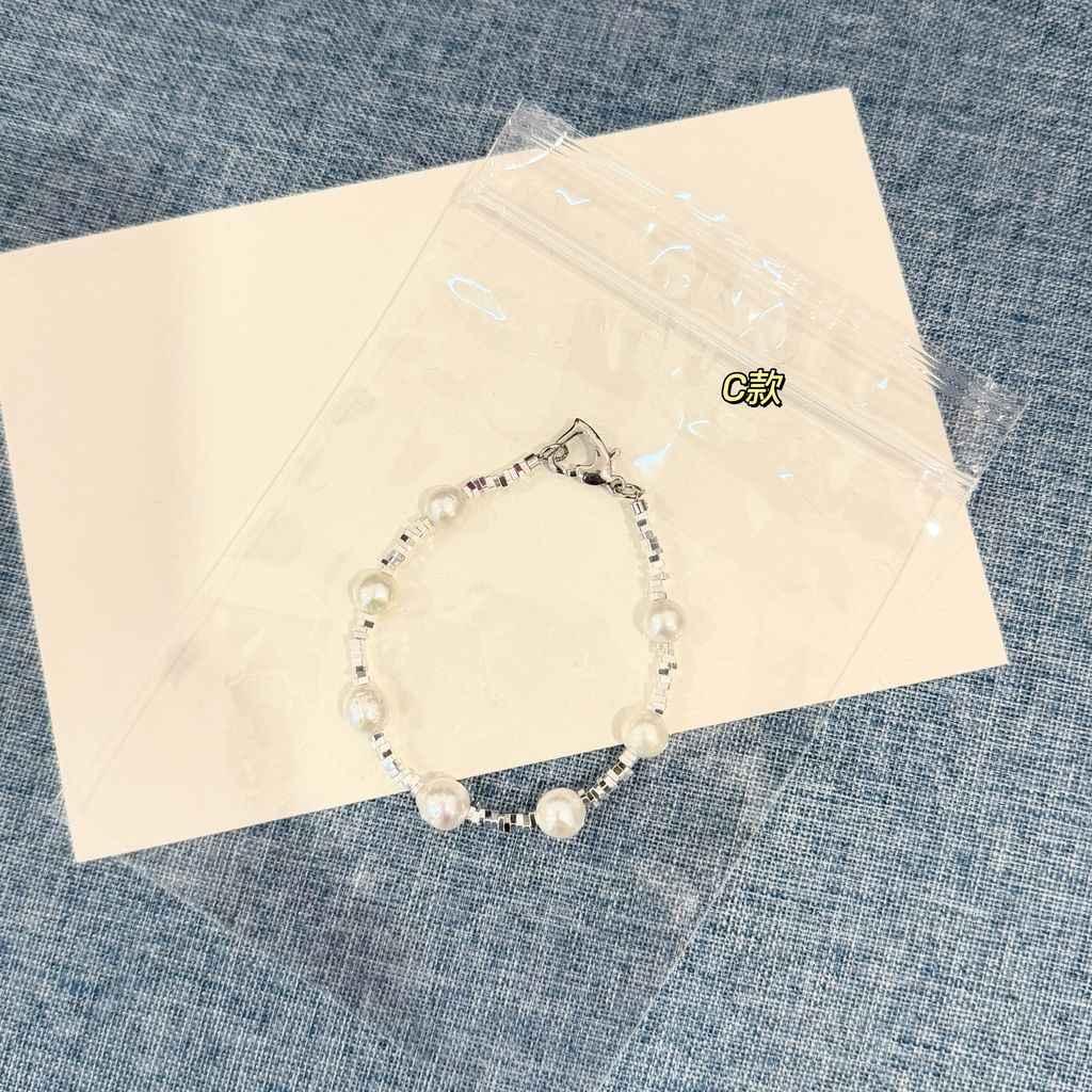 7018E038-26A3-4DEE-9656-05554EDFFD99